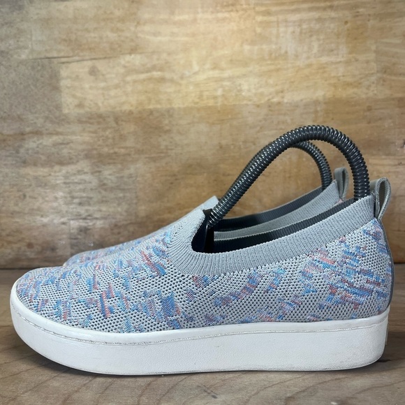 Skechers Arch Fit Knit Womens Size 7 Slip On Shoes Sneakers Light Gray 158404 - Picture 3 of 9